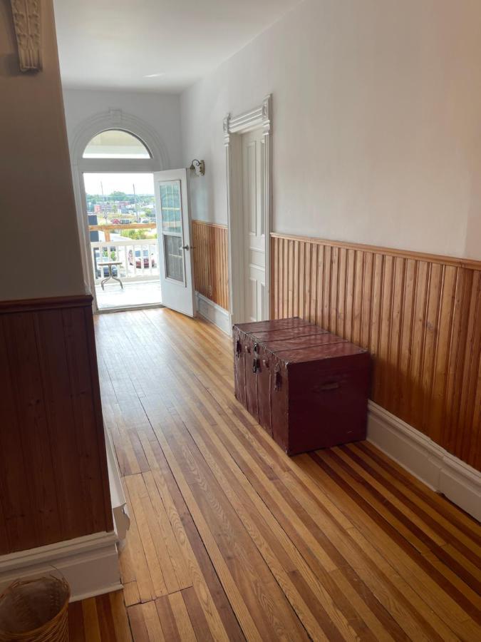 Auberge Et Bistro Namaste Lachute Exterior foto