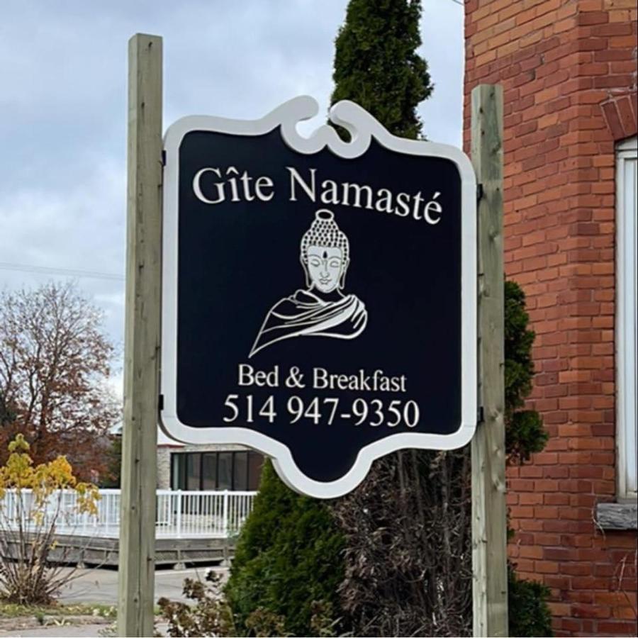 Auberge Et Bistro Namaste Lachute Exterior foto