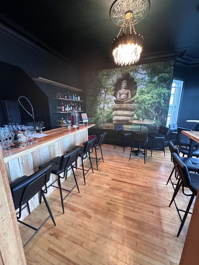 Auberge Et Bistro Namaste Lachute Exterior foto